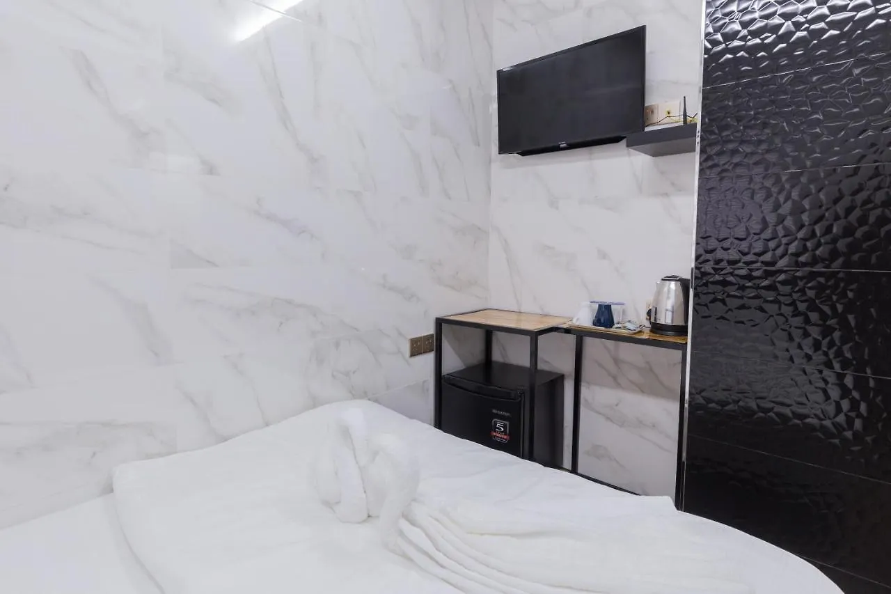 Lee Luxury Home Usm Penang Gelugor Estalagem