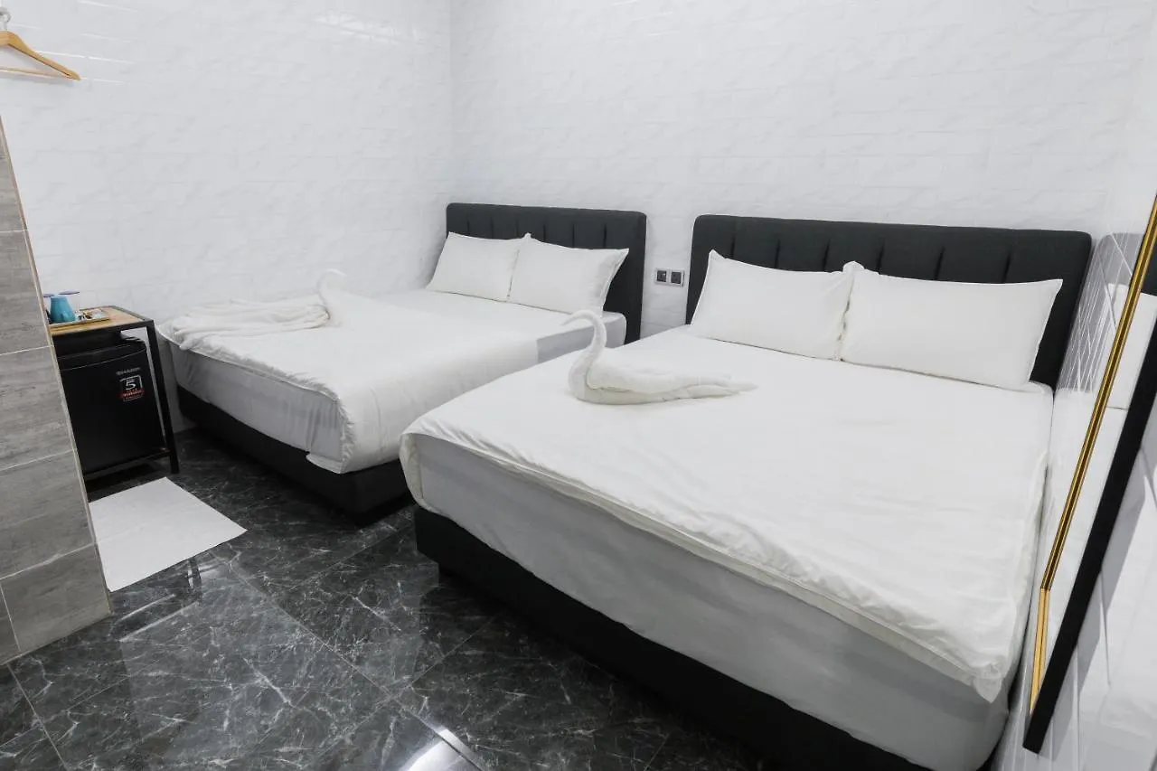 Lee Luxury Home Usm Penang Gelugor 3*,